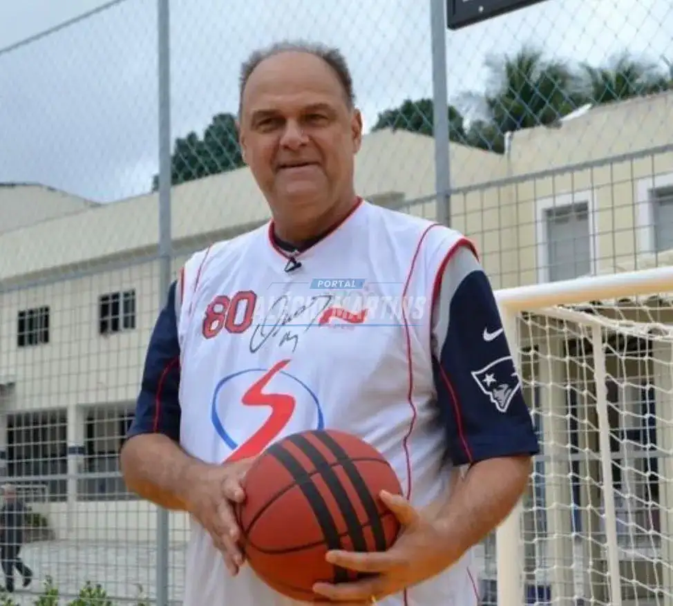 Morre Oscar Schmidt, lenda do basquete brasileiro, aos 68 anos