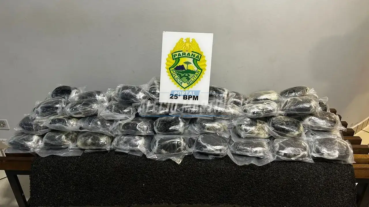 Durante abordagem, duas carretas são apreendidas transportando drogas na PR-323